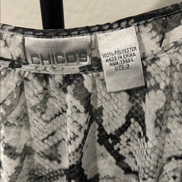 EUC Chico's Monochrome Snake Print Blouse. Size 2 - Picture 2 of 5